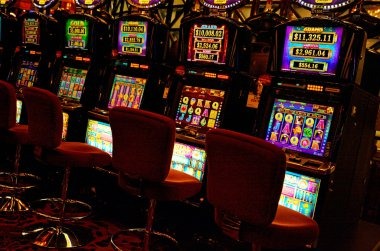 Fa Cai Shen Deluxe slot game interface on elegantoto login mobile